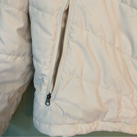 The North Face- Tamburello Jacket in TNF White. EUC. Has small flaw. Size XL. - Picture 4 of 15